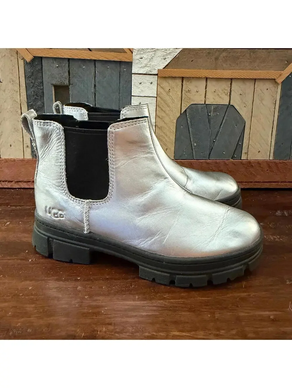 UGG‎ Kids Ashton Chelsea Boots Size 3
